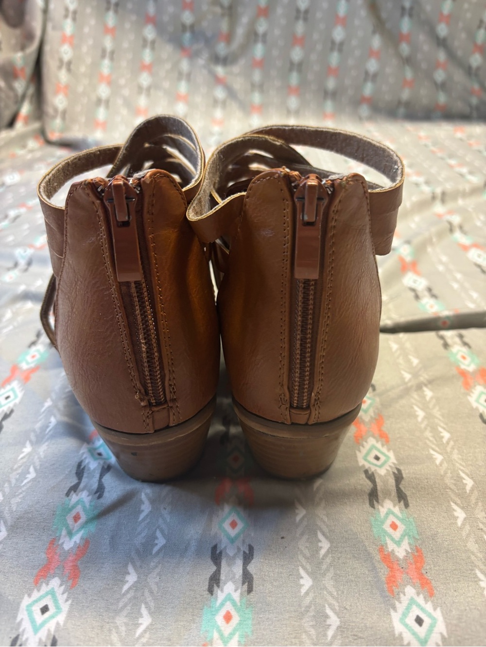 🌀Brown Leather Crisscross Ankle Booties - Picture 4 of 7